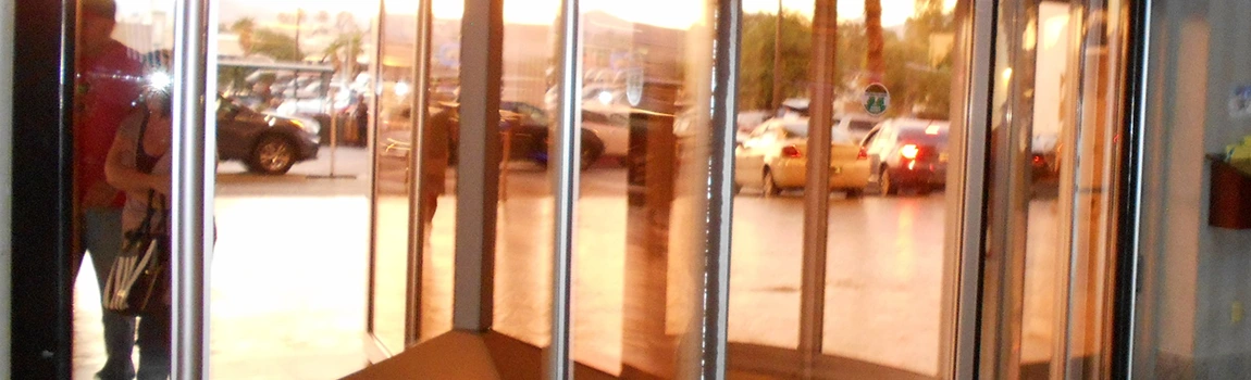 Storefront Glass Repair Cost in Tampa, FL